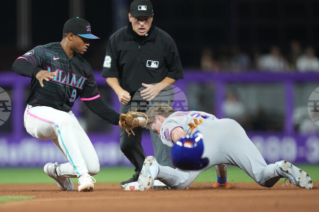 CORRECTION Mets Marlins Baseball