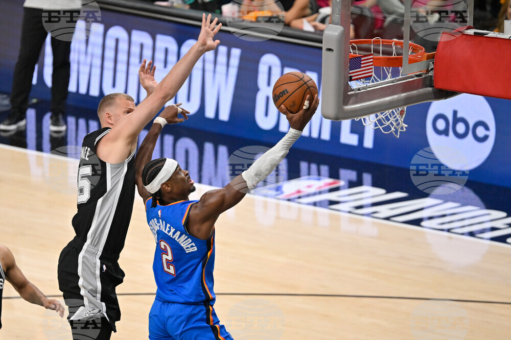 Thunder Spurs Basketball
