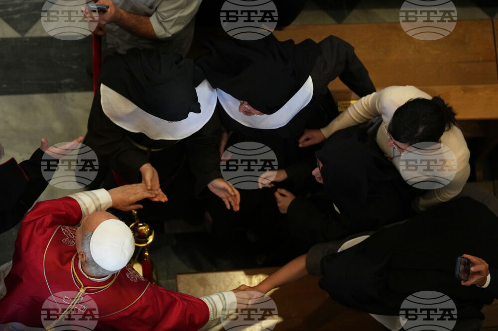 APTOPIX Italy Pope Acerra