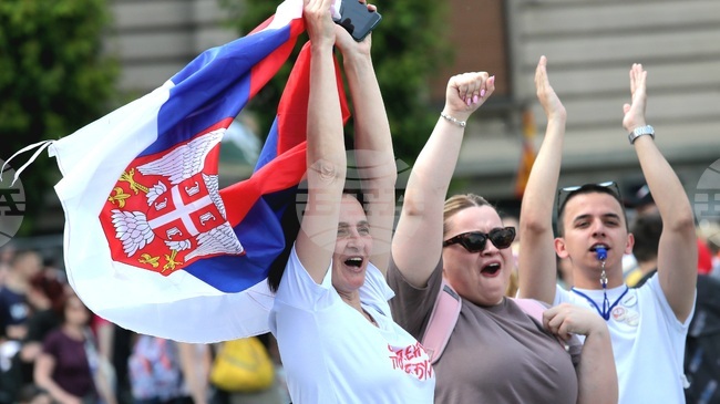 Участници в предстоящия антиправителствен протест, организиран от студенти, се придвижват към Белград; организаторите призовават за бдителност