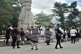 Село Цалапица - възстановка - Априлско въстание