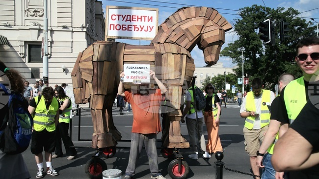 Протестиращите студенти в Сърбия ще издигнат свой кандидат за президент