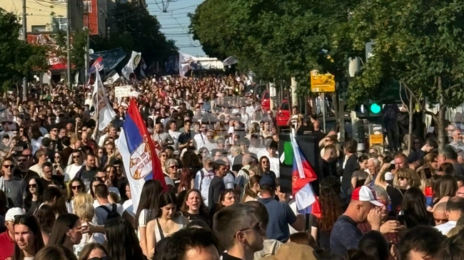 Хиляди се събраха на антиправителствен протест в центъра на сръбската столица Белград