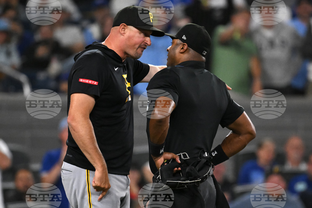 Pirates Braves Baseball