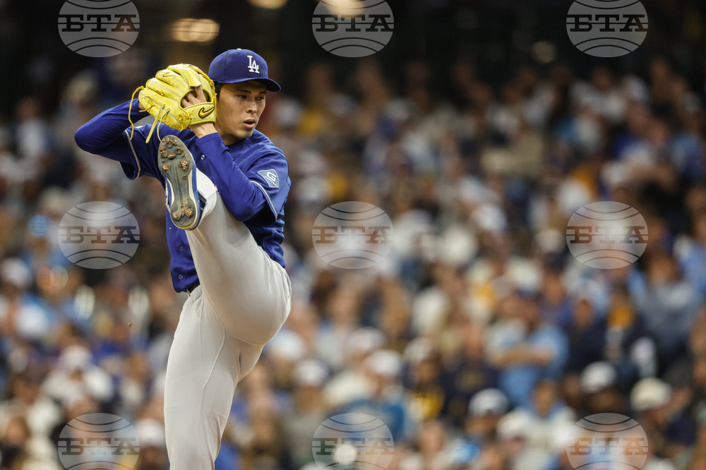 Dodgers Brewers Baseball