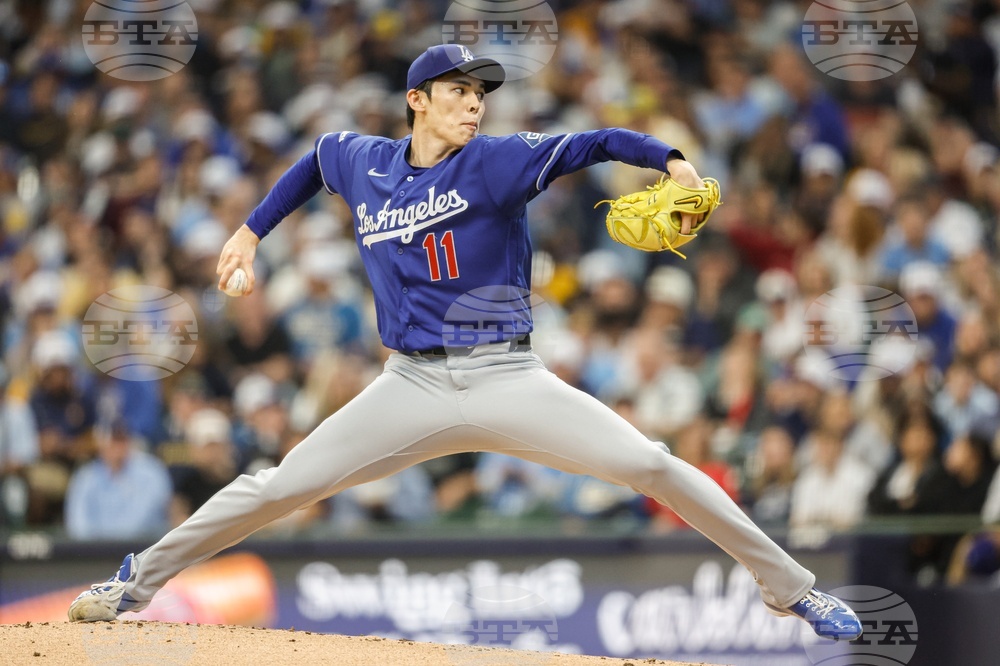 Dodgers Brewers Baseball