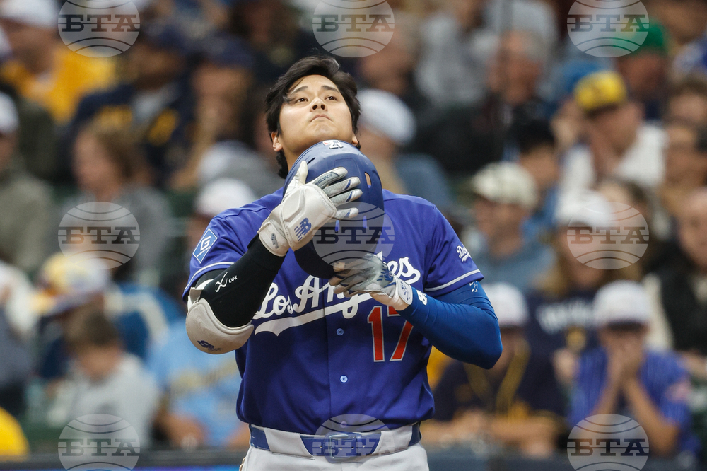 Dodgers Brewers Baseball