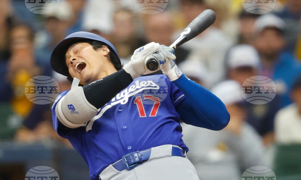 Dodgers Brewers Baseball