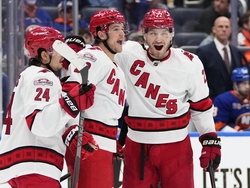 Hurricanes Islanders Hockey