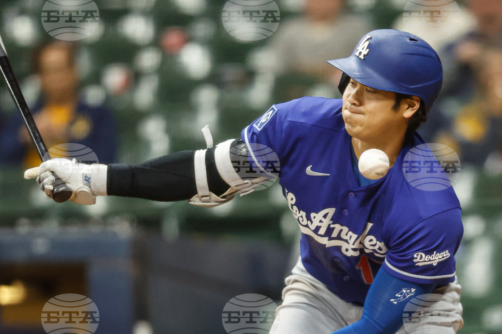 Dodgers Brewers Baseball
