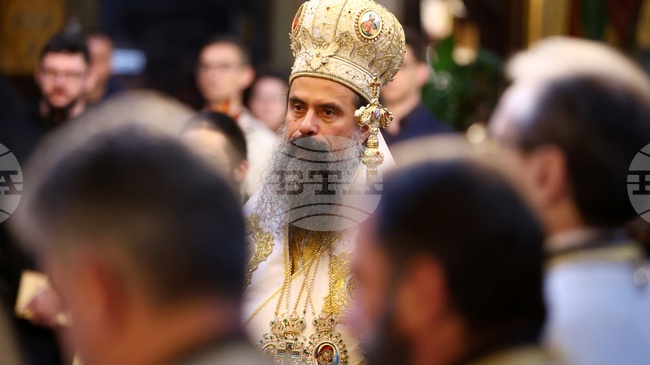 Патриарх Даниил възглави литургия за празника Неделя на светите отци в храм „Св. Неделя"
