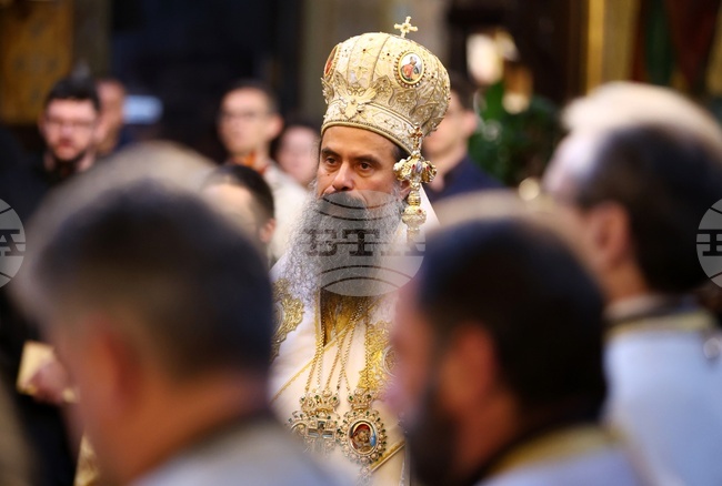 Патриарх Даниил възглави литургия за празника Неделя на светите отци в храм „Св. Неделя"