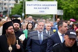 24 май - тържествено шествие