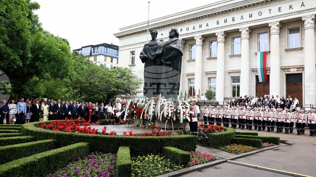 Politicians, Public Figures Address Bulgarians on Day of Bulgarian Alphabet as Nationwide Celebrations Take Place