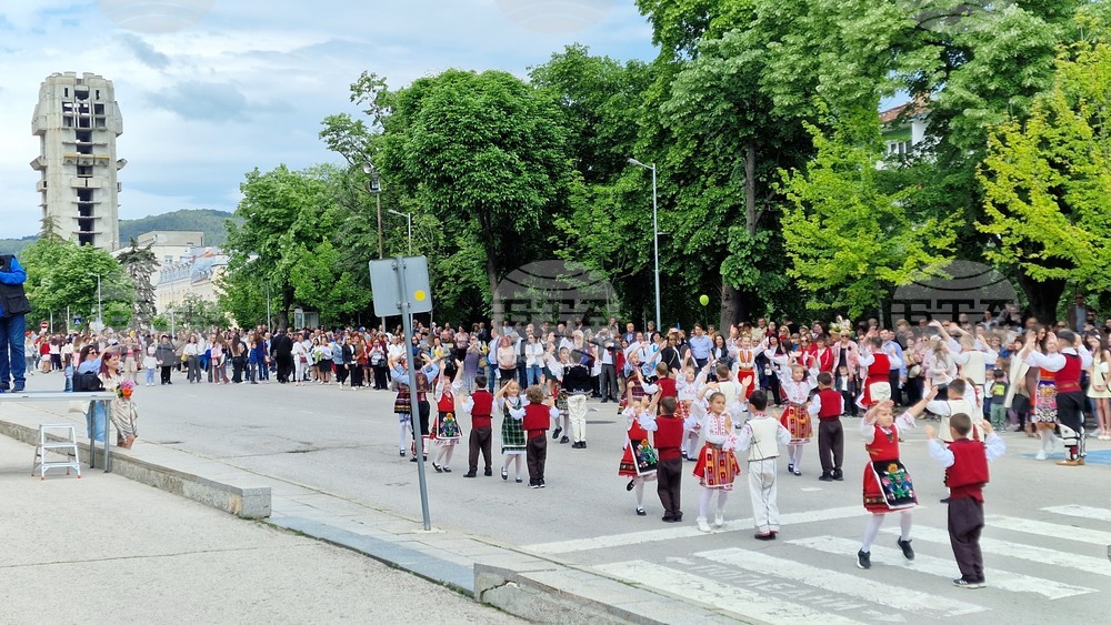 Шумен - 24 май - празнично шествие - награди