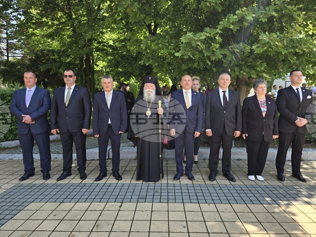 На 24 май всички сме заедно не по задължение, а по сърце, каза кметът на Ловеч Страцимир Петков