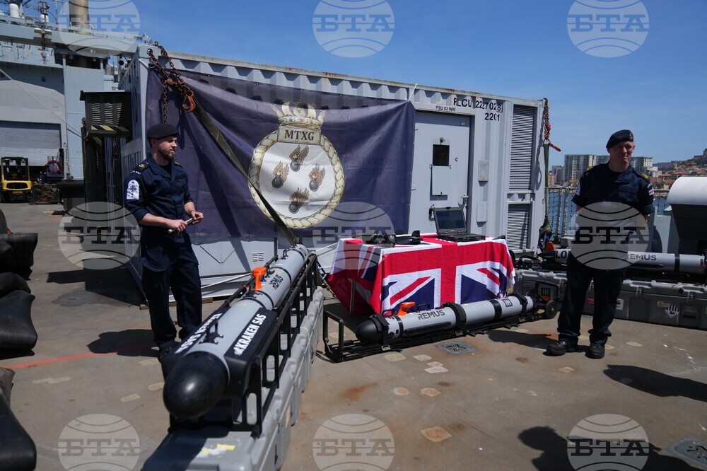 CORRECTION UK Hormuz Mine Clearing
