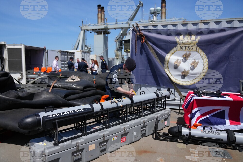CORRECTION UK Hormuz Mine Clearing