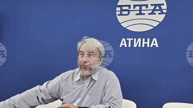 Студенти българисти от Атинския университет се включиха в открита лекция по литература в пресклуба на БТА в Атина