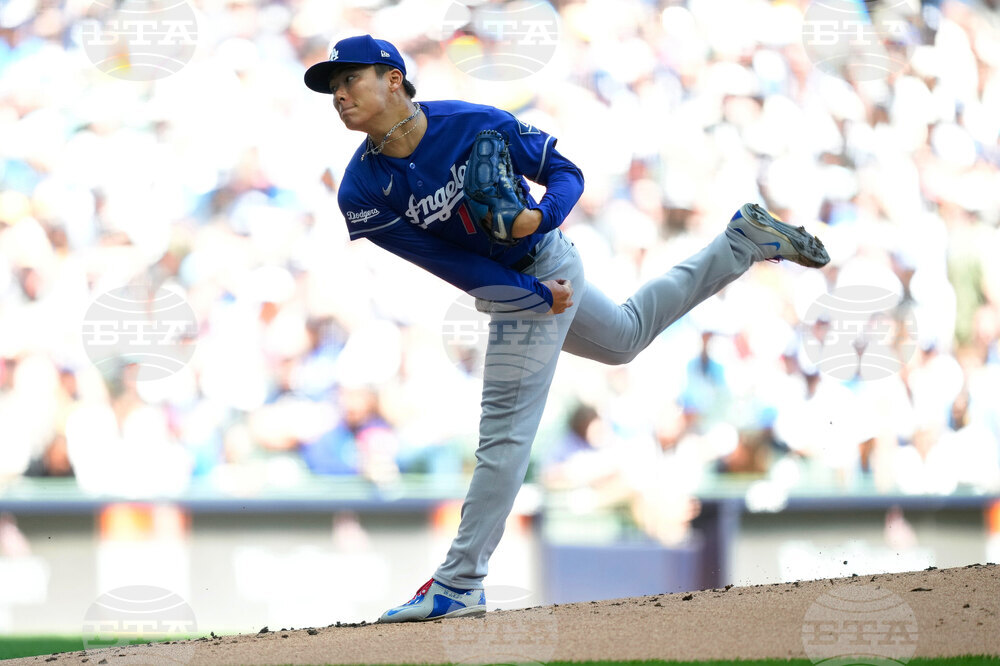 Dodgers Brewers Baseball