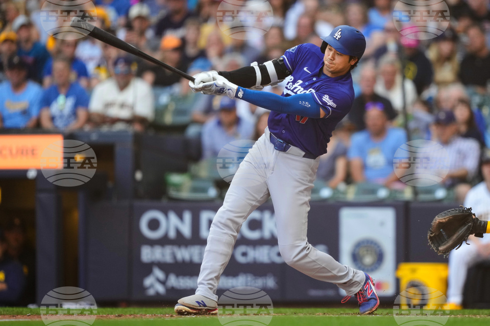 Dodgers Brewers Baseball