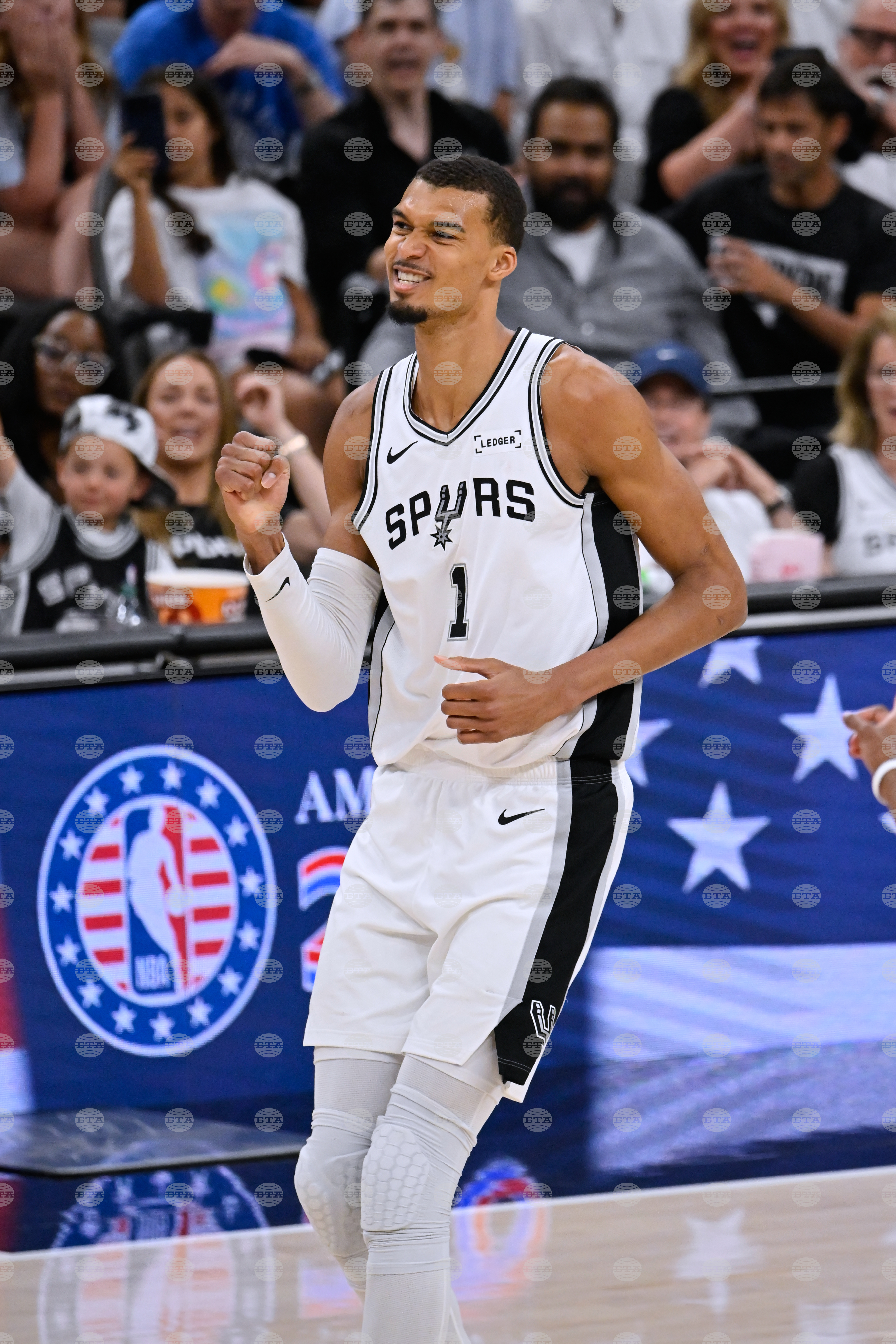Thunder Spurs Basketball