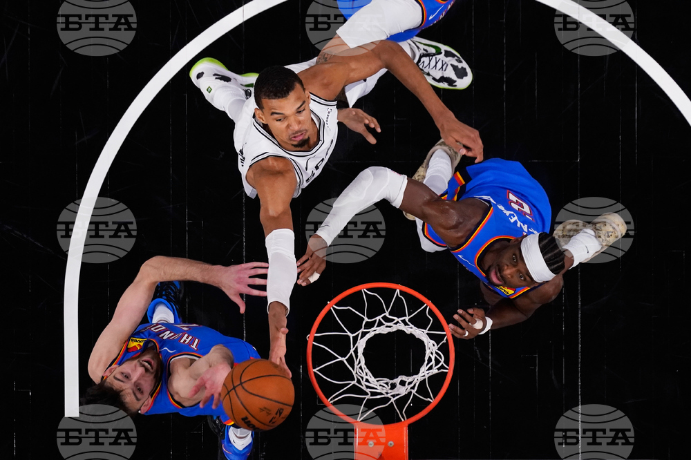 Thunder Spurs Basketball