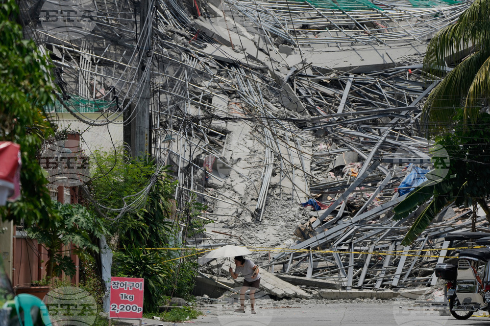 APTOPIX Philippines Building Collapse