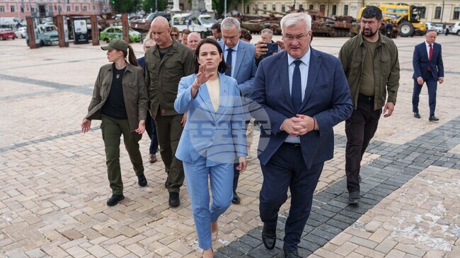 Зеленски се срещна с беларуската опозиционна лидерка Светлана Тихановска в Киев