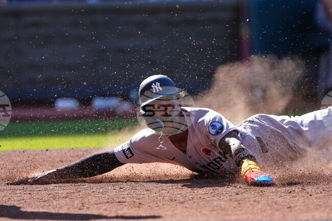 APTOPIX Yankees Royals Baseball