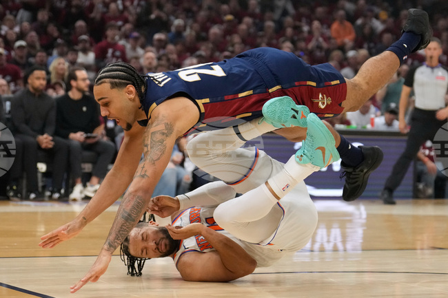 APTOPIX Knicks Cavaliers Basketball