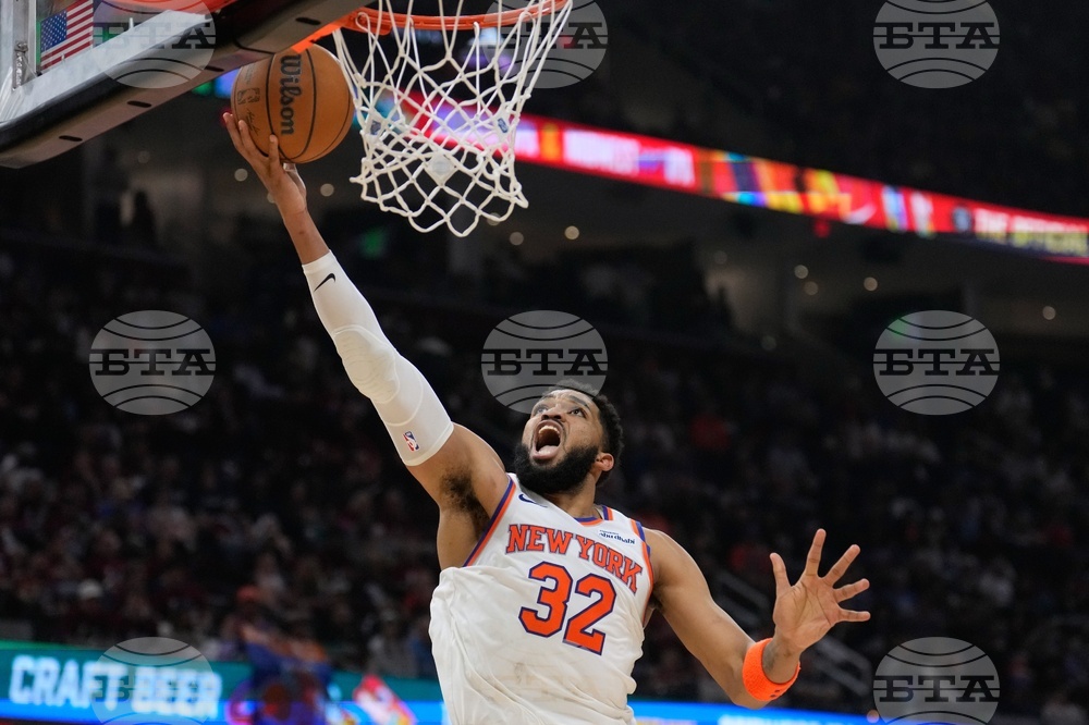APTOPIX Knicks Cavaliers Basketball