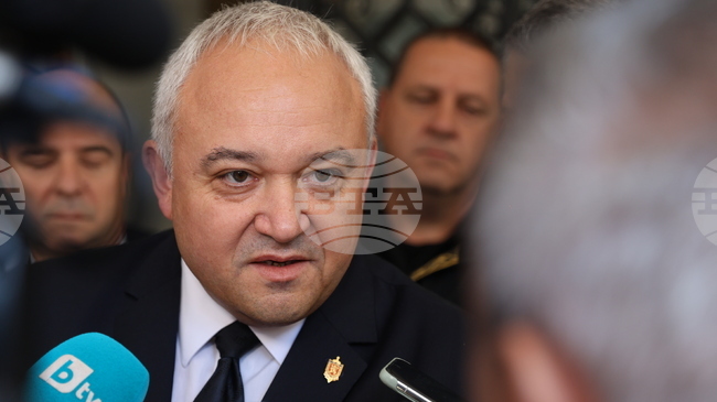 Служители с практики, несъвместими с полицейската етика, ще бъдат отстранени от системата, каза министър Иван Демерджиев