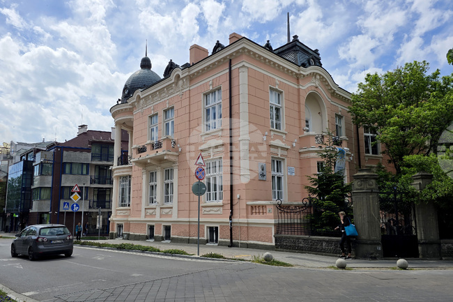 В Регионалната библиотека „Сава Доброплодни“ в Сливен ще бъде представена книгата на доц. Колю Йордански