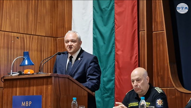 Безкомпромисна борба с наркотрафика, контрабандата, източването на държавен ресурс и пътната безопасност са приоритети на МВР, обяви министър Демерджиев