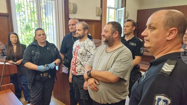 Окръжният съд в Хасково остави в ареста двама обвинени в помагачество при контрабанда на 31,380 кг марихуана през „Капитан Андреево“