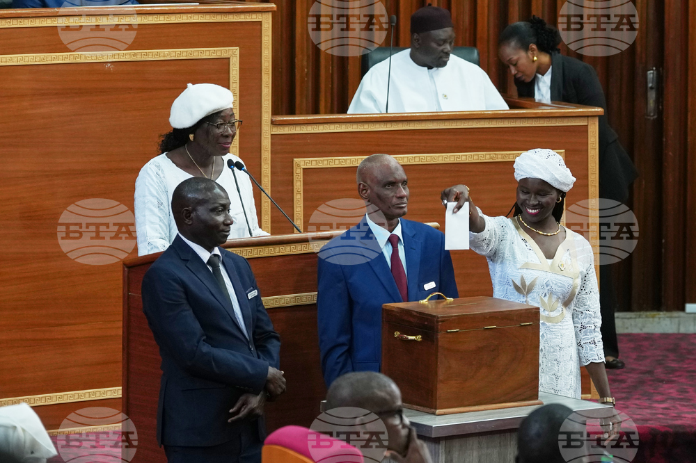 CORRECTION Senegal Politics