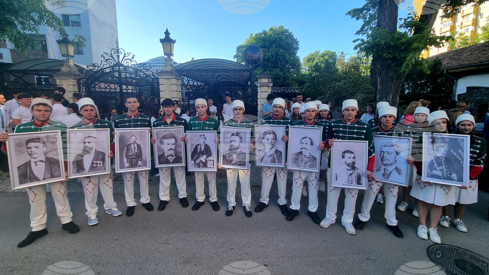 Шумен - факелно шествие - 150 години от Априлското въстание и от гибелта на Панайот Волов