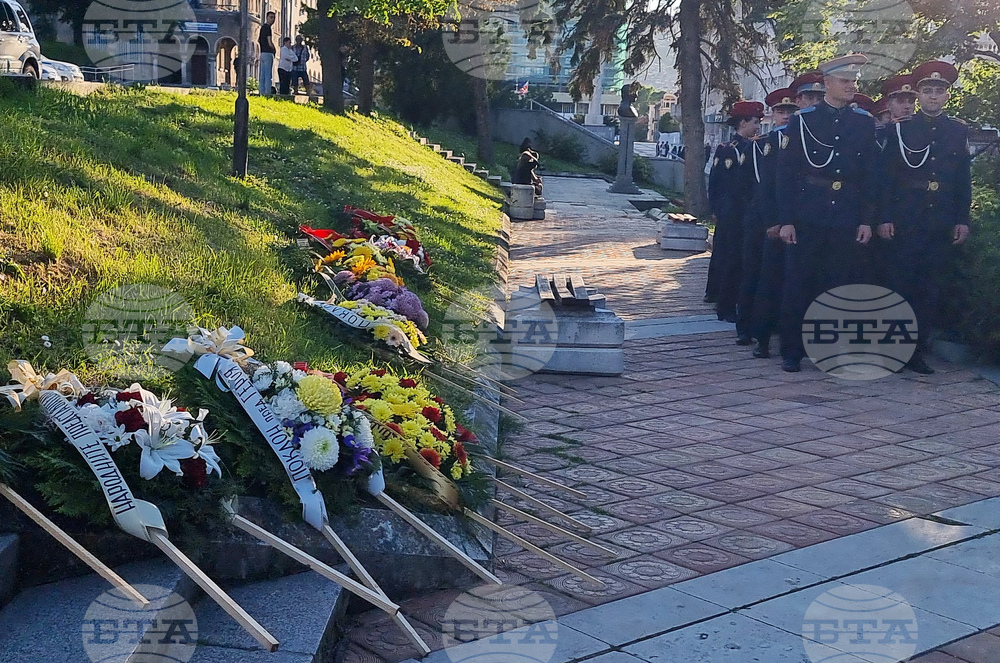 Шумен - факелно шествие - 150 години от Априлското въстание и от гибелта на Панайот Волов