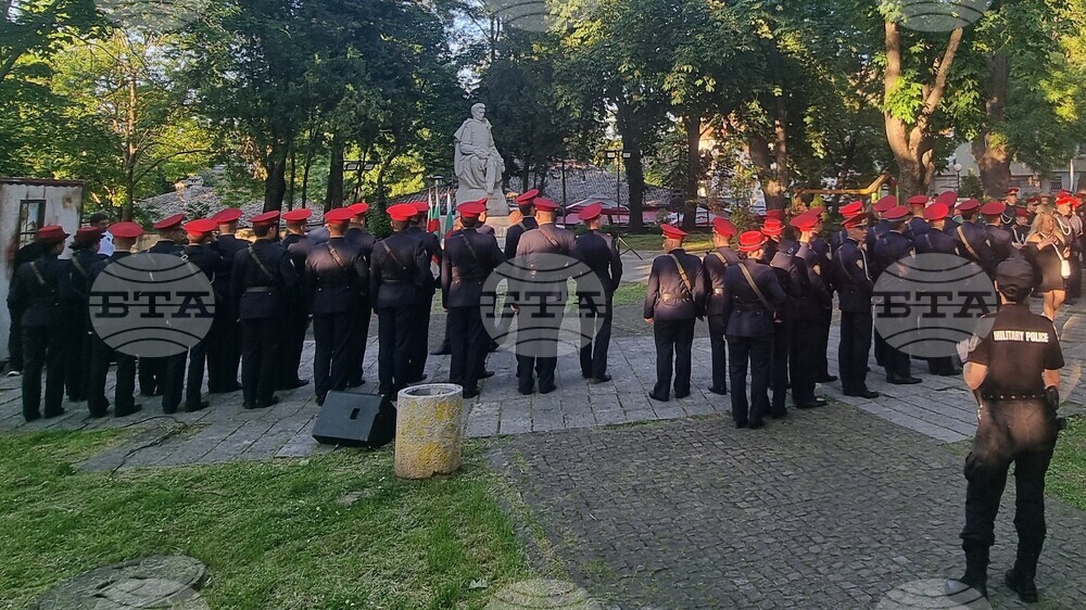 Шумен - факелно шествие - 150 години от Априлското въстание и от гибелта на Панайот Волов