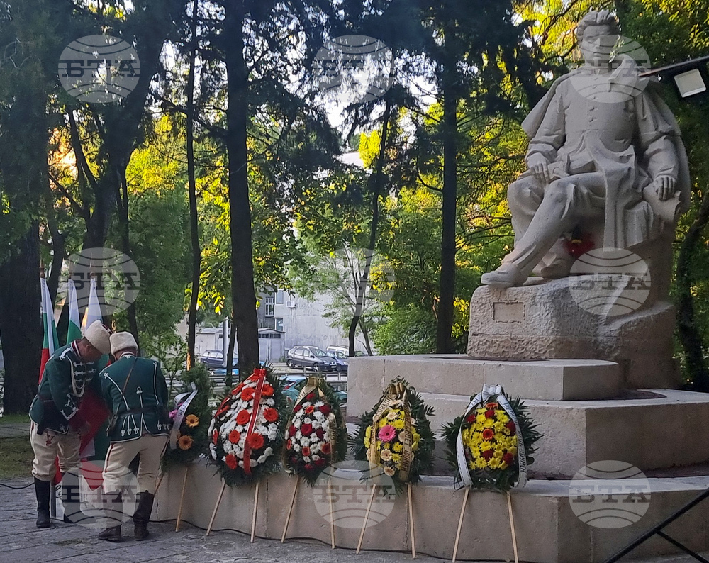 Шумен - факелно шествие - 150 години от Априлското въстание и от гибелта на Панайот Волов