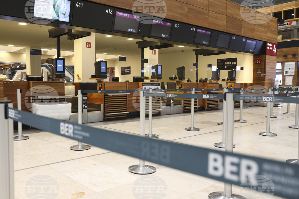 Летището в Берлин-Бранденбург преустанови полетите заради леден дъжд и поледица