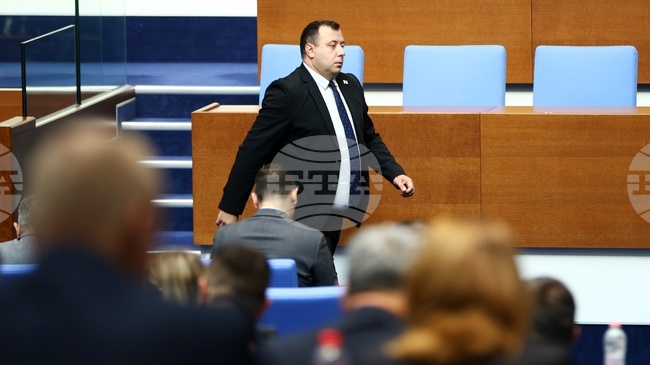 Vazrazhdane Believes Sarafov Has No Place in Judicial System, Deputy Floor Leader Says