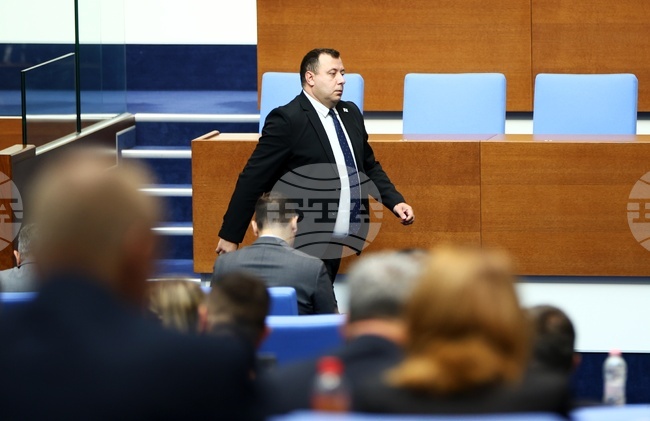 Vazrazhdane Believes Sarafov Has No Place in Judicial System, Deputy Floor Leader Says