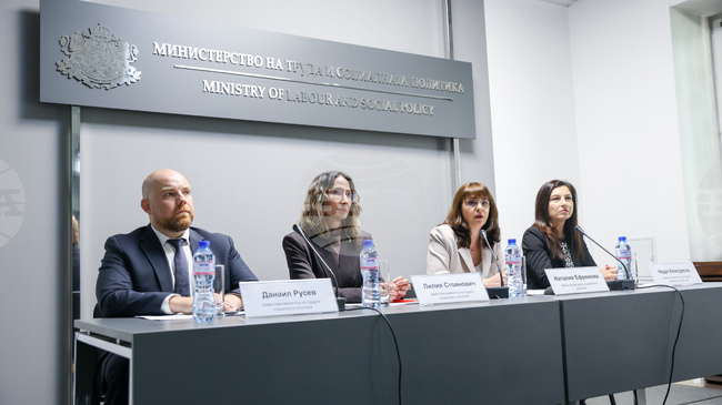 Социалните плащания са гарантирани, увери министър Наталия Ефремова
