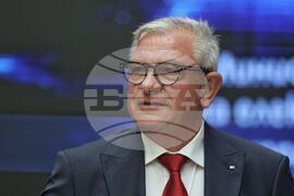 Министерство на иновациите и дигиталната трансформация - екип - представяне