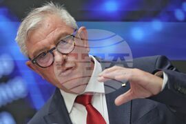 Министерство на иновациите и дигиталната трансформация - екип - представяне