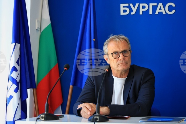 Сложно и важно нещо е създаването на един шрифт във всичките варианти и възможности, каза ректорът на НХА проф. Георги Янков