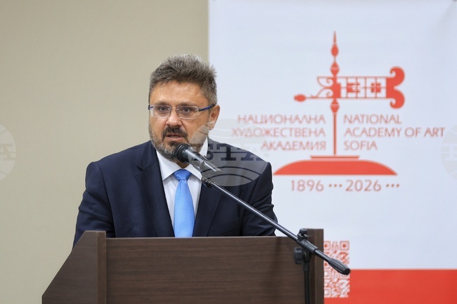 България се нуждае от единна визия, а това минава и през шрифтовете, каза в Бургас генералният директор на БТА Кирил Вълчев