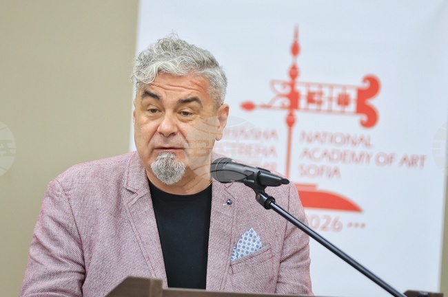 Културните институти и НХА изграждат модел за международно художествено сътрудничество, каза директорът на БКИ в Берлин Борислав Петранов 